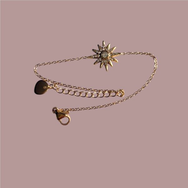 IMG_0472 (copie)-Photoroom Bracelet fine avec une étoile ornée de cristaux