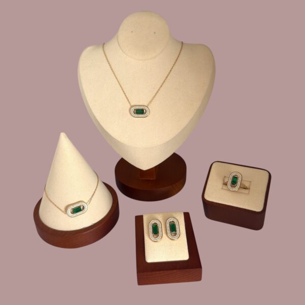 Boucles d'oreilles ovale avec cristal vert