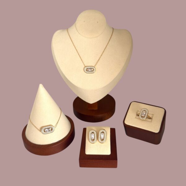 ensemble avec cristal blanc Bague ovale avec cristal blanc